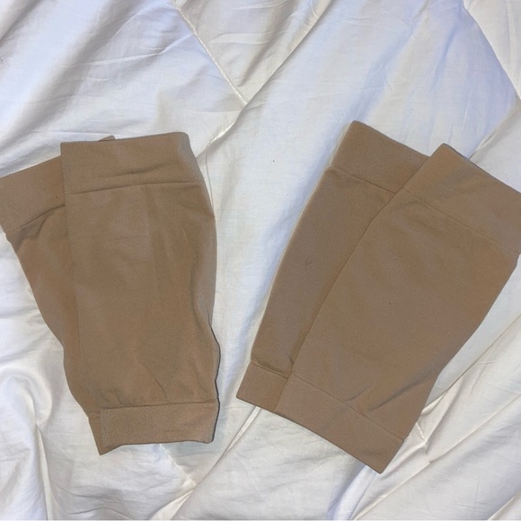 🎯 2 pair nude ankle compression sleeves with gel support. Like new. - Picture 3 of 3